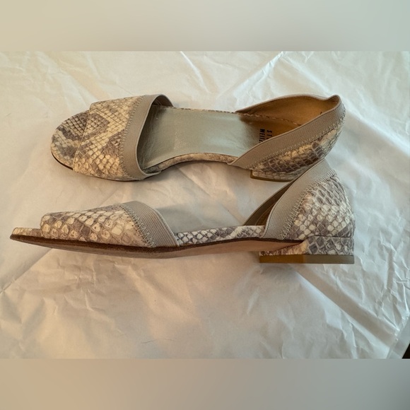 STUART WEITZMAN SANDAL 🌼 - Picture 3 of 4